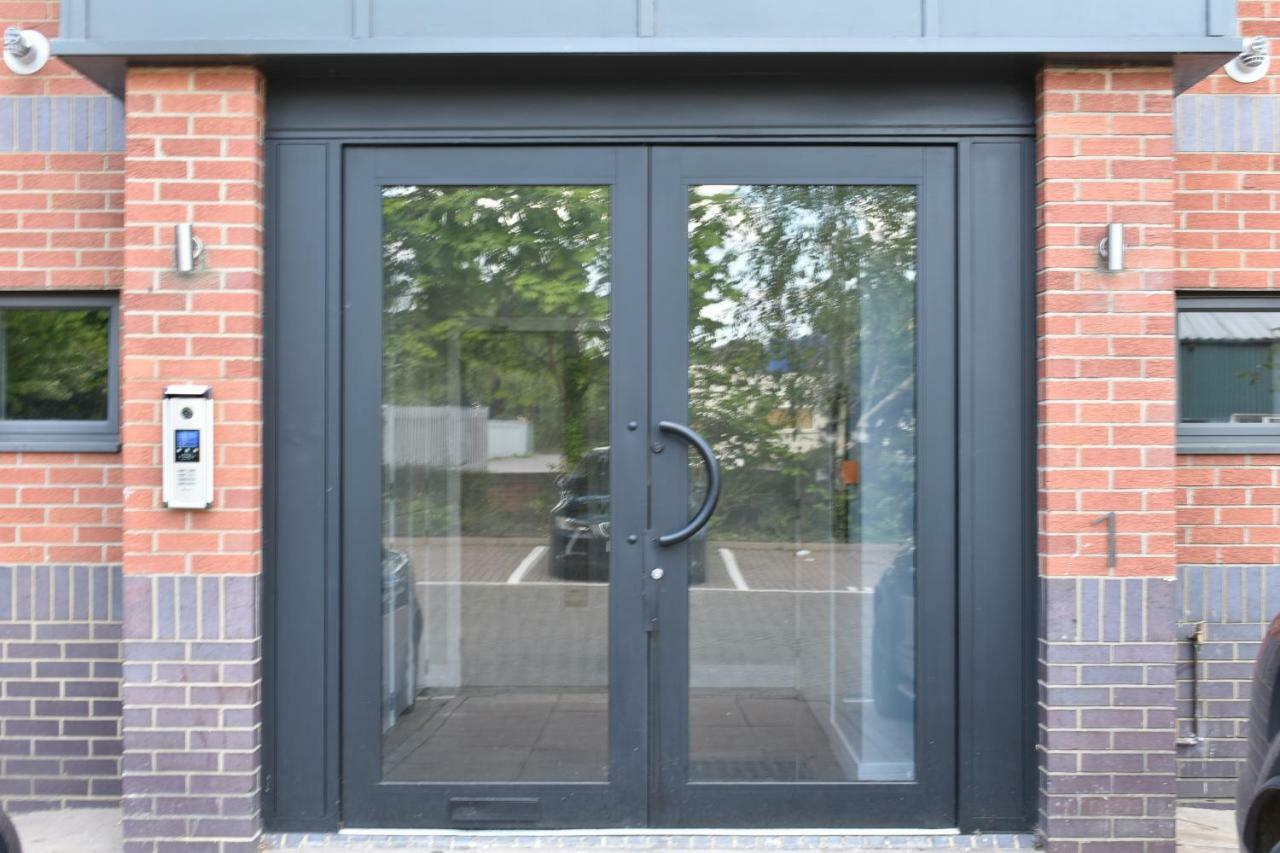 Watford Apartments Century House, Self Contained Units Exterior photo