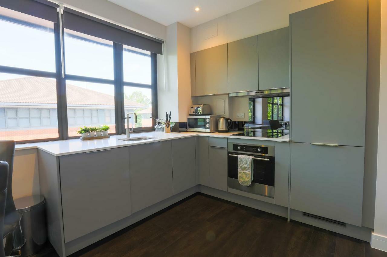 Watford Apartments Century House, Self Contained Units Exterior photo